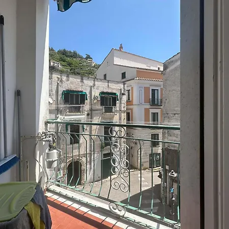 Apartment With 2 Bedrooms In Minori