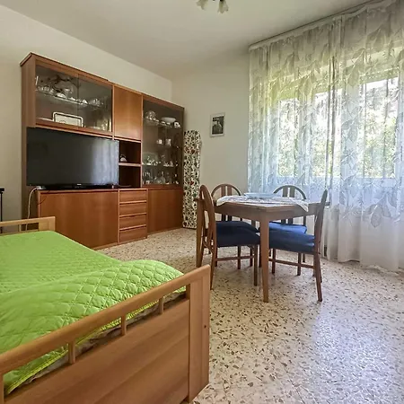 Apartment With 2 Bedrooms In *