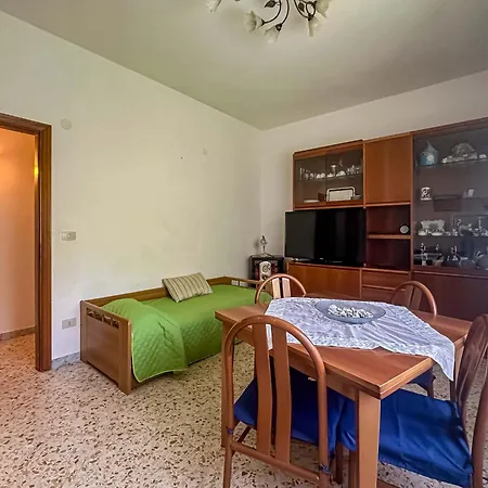 With 2 Bedrooms In